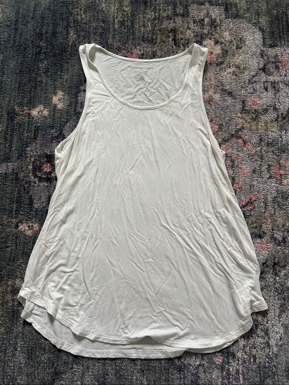 American Eagle Outfitters Soft & Sexy White Scoop Neck Tank Basic Layer Small